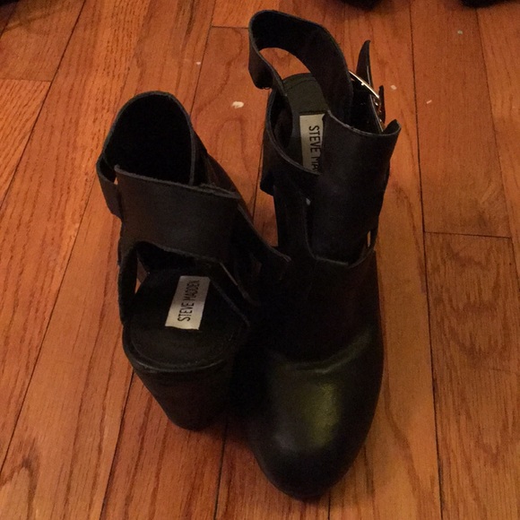 Black Bootie Heel - Picture 3 of 3